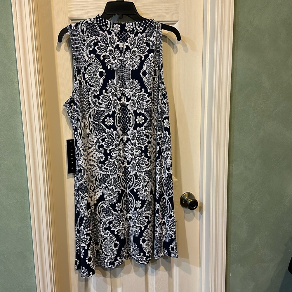 NWT Tiana B sleeveless navy/white A—line dress, Size 16.